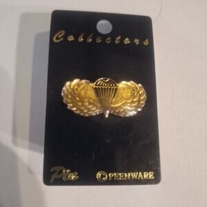 Vintage US Army Paratrooper Jump Wings Military Pin New In Package